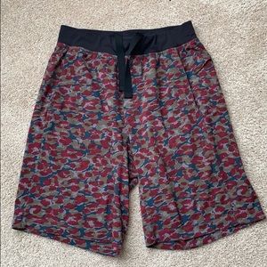 Lululemon men’s shorts Size Medium